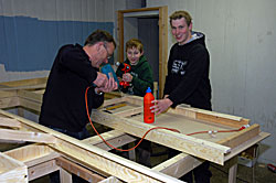 Samlebåndproduksjon av seksjoner.  Foto: Bjørn Totland