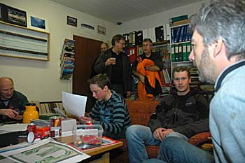 Det første forslaget til sporplan diskuteres.  Foto: Bjørn Totland