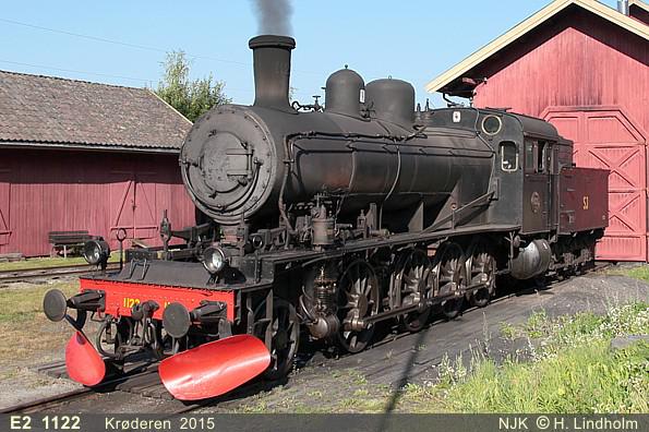E2 1122