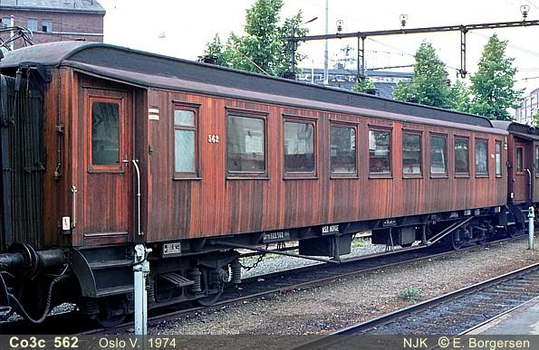 Co 562